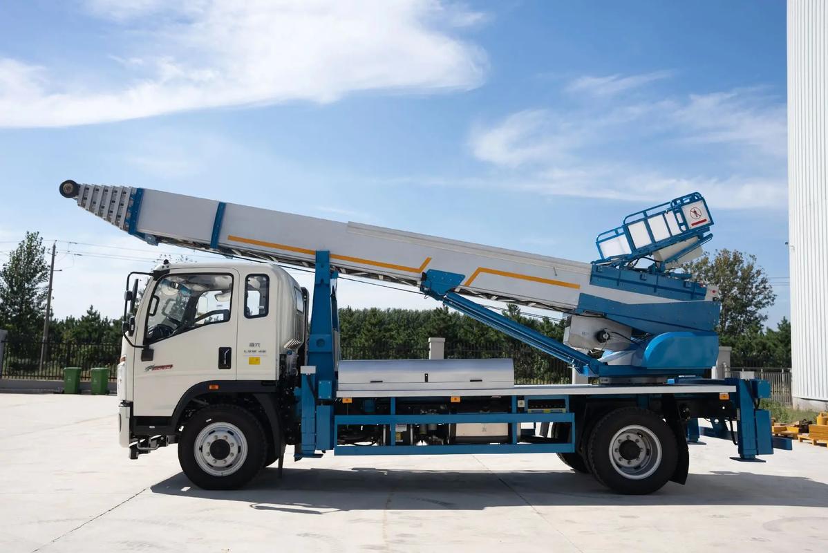 英山云梯上料车租赁费用