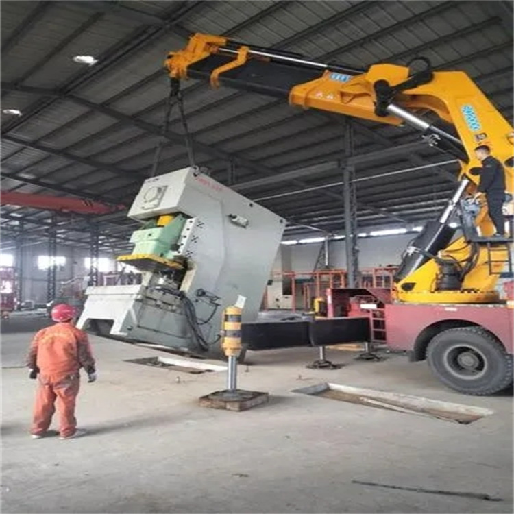 英山80吨折臂吊车出租附近电话