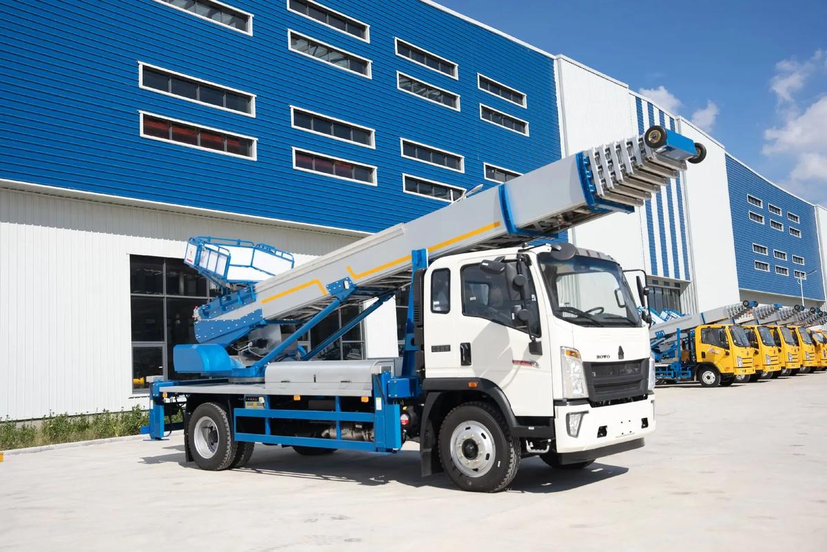 英山出租云梯车高空作业车 建筑垃圾搬运